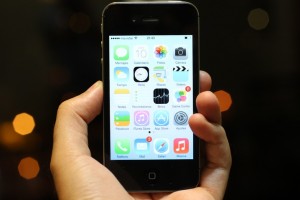 Apple bug leaves devices vulnerable to hackers