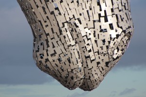Stainless steel plates bolted onto a steel frame make up the horse's exterior "skin". Photo by Flickr user hockadilly