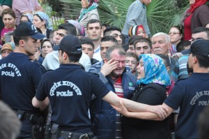 Update: Violent protest erupts as death toll rises to 245 in Turkish coal mine explosion