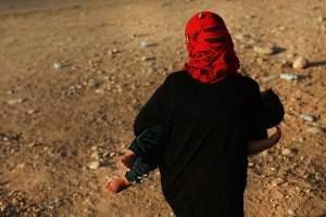 Obama weighs airstrikes, aid as humanitarian crisis builds in Iraq