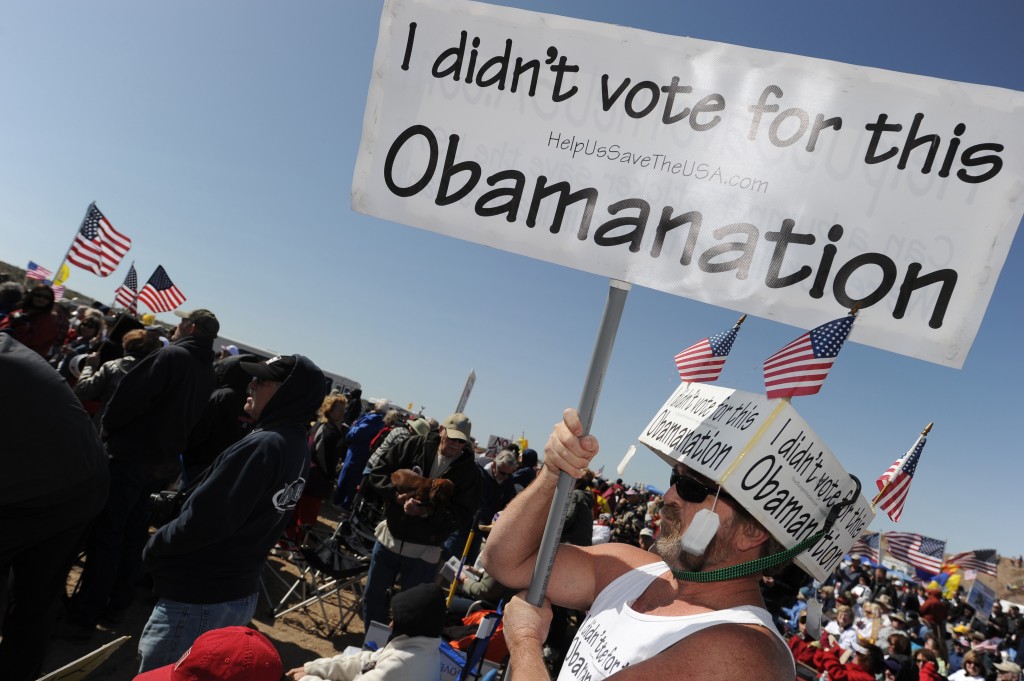 Tea Party supporters attend a Tea Party rally in Searchlight, Nevada on March 27, 2010.  Thousands of Tea Party activists ...