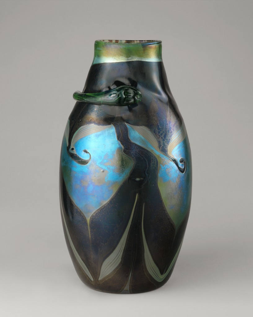 Vase.