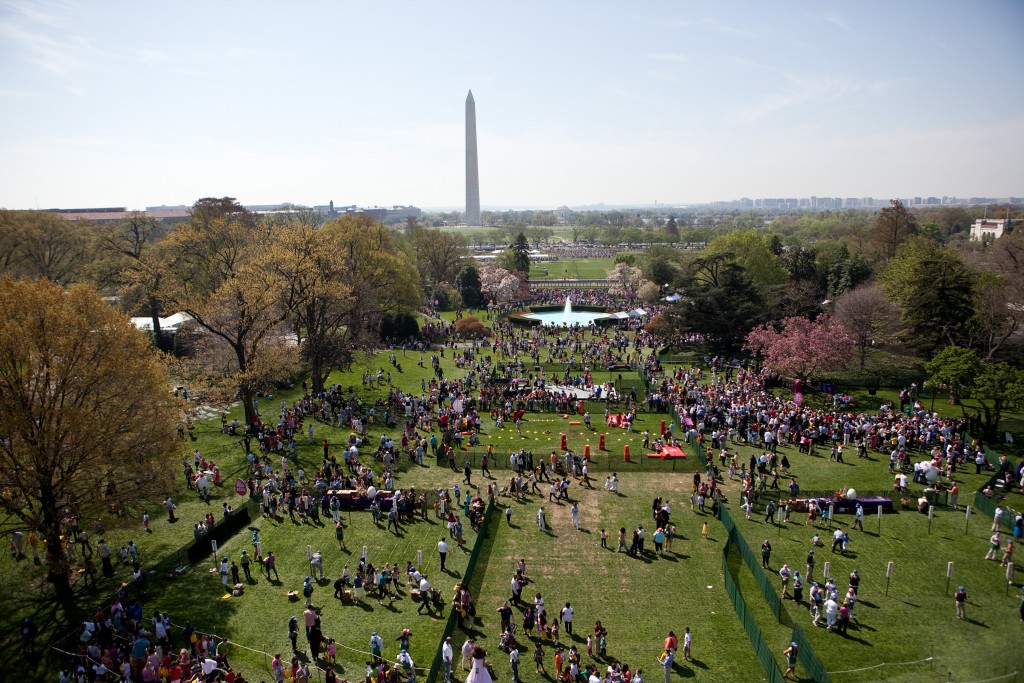 People attending the annual Easter Egg Roll walk along the South Lawn of the White House, April 5, 2010. (Official White House Photo by Lawrence Jackson)