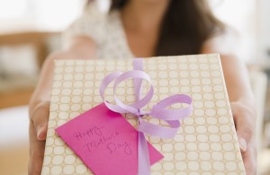 Spoil mom with gifts on Mother's Day, but watch out for these scams