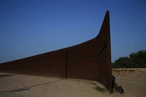 Congressmen oppose Texas wildlife refuge as border wall site