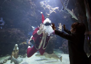 Photos: What Santa does on his day off