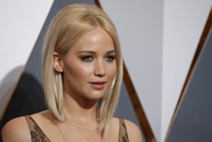 Hacker who stole nude photos of female celebrities will plead guilty