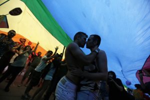 Citing security concerns, Turkey bans Istanbul's gay pride march
