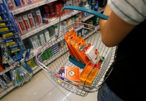 Twitter Chat: Going beyond the headlines on Zika, antibacterial soap and EpiPen prices