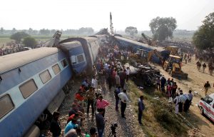 More than 100 die in northern India train wreck