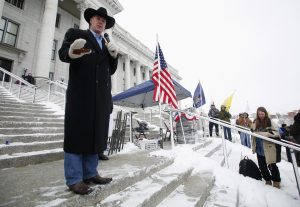 AP Sources: Trump offers Montana's Zinke interior secretary