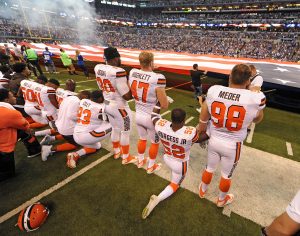 Wisconsin governor tells NFL players to stop anthem protests