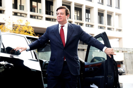 Paul Manafort, former campaign manager for U.S. President Donald Trump arrives for a bond hearing at U.S. District Court in Washington, U.S., November 6, 2017. REUTERS/Joshua Roberts - RC18AD95AAE0