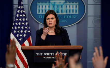 White House Press Secretary Sarah Sanders holds a press briefing at the White House in Washington, U.S., January 22, 2018. REUTERS/Kevin Lamarque - RC1EE782C880