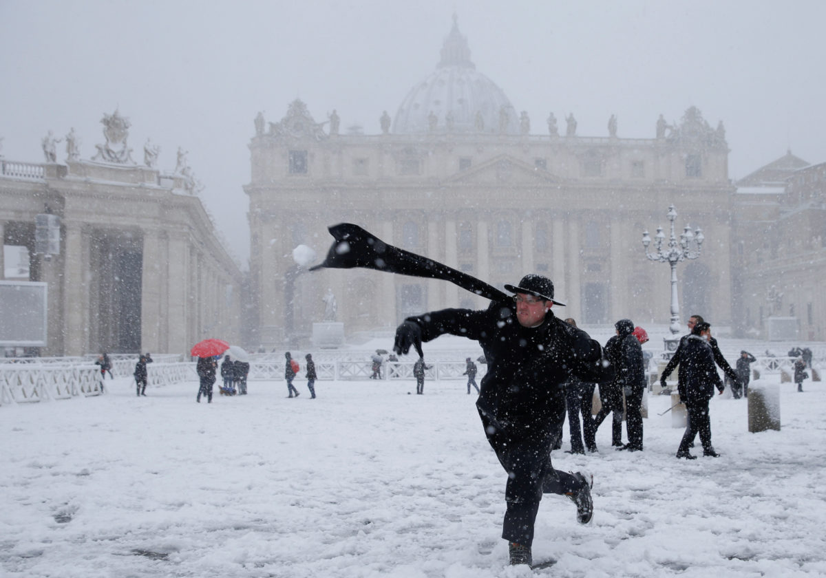 Rome blanketed by snow as Arctic storm sets European records | PBS News