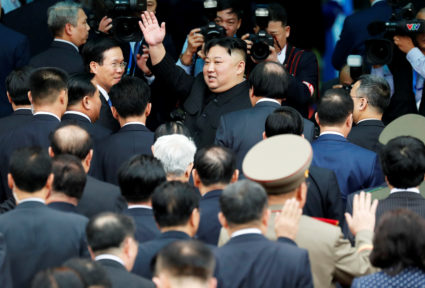 North Korean leader Kim Jong Un bids farewell to the crowd before boarding his train to depart for North Korea at Dong Dang railway station in Vietnam, March 2, 2019. REUTERS/Kim Kyung-Hoon - RC12EFAFF950