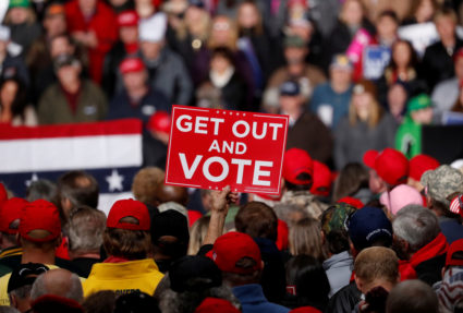 Democratic presidential candidates face economic challenge in Wisconsin