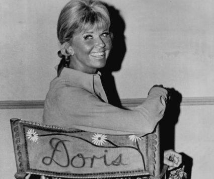 Doris Day on the set of her television program The Doris Day Show. Photo via Wikimedia Commons