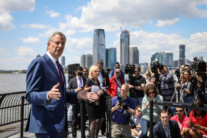New York City Mayor and Democratic Presidential candidate Bill de Blasio speaks during a news conference in New York City, U.S., May 16, 2019. REUTERS/Brendan McDermid - RC13BB663790