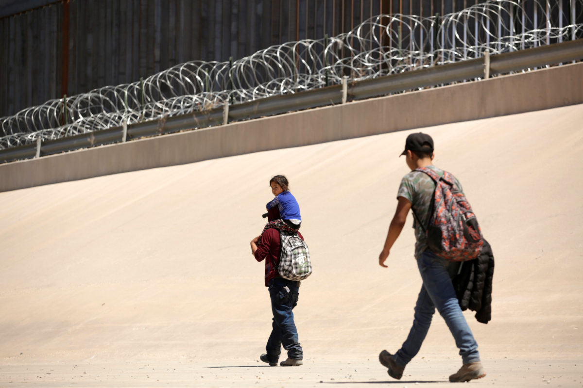 Texas sending another 1,000 National Guard troops to border | PBS NewsHour