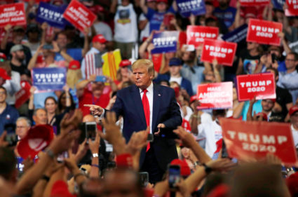 U.S. President Donald Trump reacts with supporters formally kicking off his re-election bid with a campaign rally in Orlando, Florida, U.S., June 18, 2019. REUTERS/Carlos Barria - RC142DE37DC0