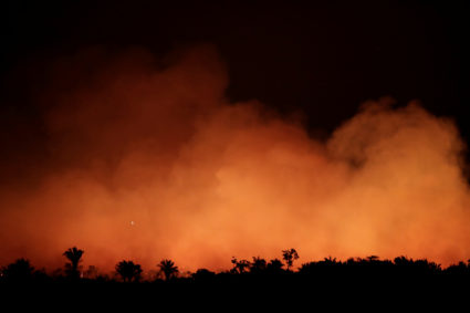 Smoke billows during a fire in an area of the Amazon rainforest near Humaita, Amazonas State, Brazil, August 17, 2019.Photo by Ueslei Marcelino/Reuters