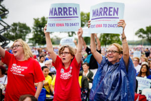 Supporters of Elizabeth Warren, U.S. Senator and Democratic presidential hopeful, cheer as she speaks at the Polk County Democrats’ Steak Fry in Des Moines, Iowa, U.S. September 21, 2019. REUTERS/Elijah Nouvelage
