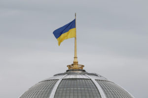 A Ukrainian state flag, which is installed on the roof of the parliament building, flies in Kiev, Ukraine September 25, 2019. Photo by Valentyn Ogirenko/REUTERS