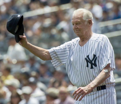 Former New York Yankees pitcher Don Larsen tips his cap during introductions for the 65th Old Timers' Day game before their MLB interleague baseball game with the Colorado Rockies at Yankee Stadium in New York, June 26, 2011. Photo by Ray Stubblebine/Reuters
