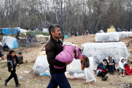 Turkey deploying special forces to border amid migrant surge