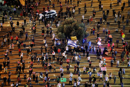 Israeli demonstrators find ways to protest in virus era