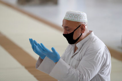 Iraq faces full local lockdowns as virus cases jump