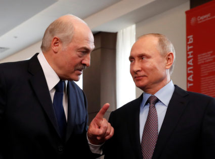 President of Belarus offers to host Russian nuclear weapons