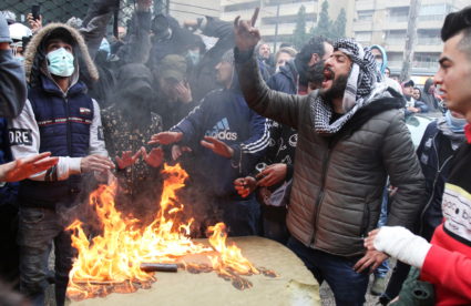 Unrest grows in crisis-hit Lebanon amid coronavirus lockdown