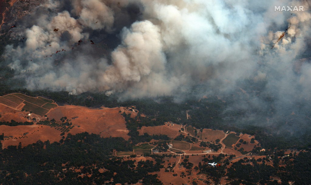 Satellite pictures of Caldor Fire raging across California