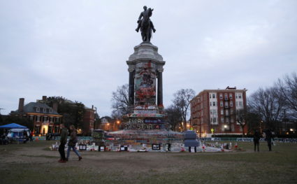 WATCH: Robert E. Lee statue is removed in Richmond