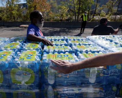 Bottled water distributed in Benton Harbor, Michigan