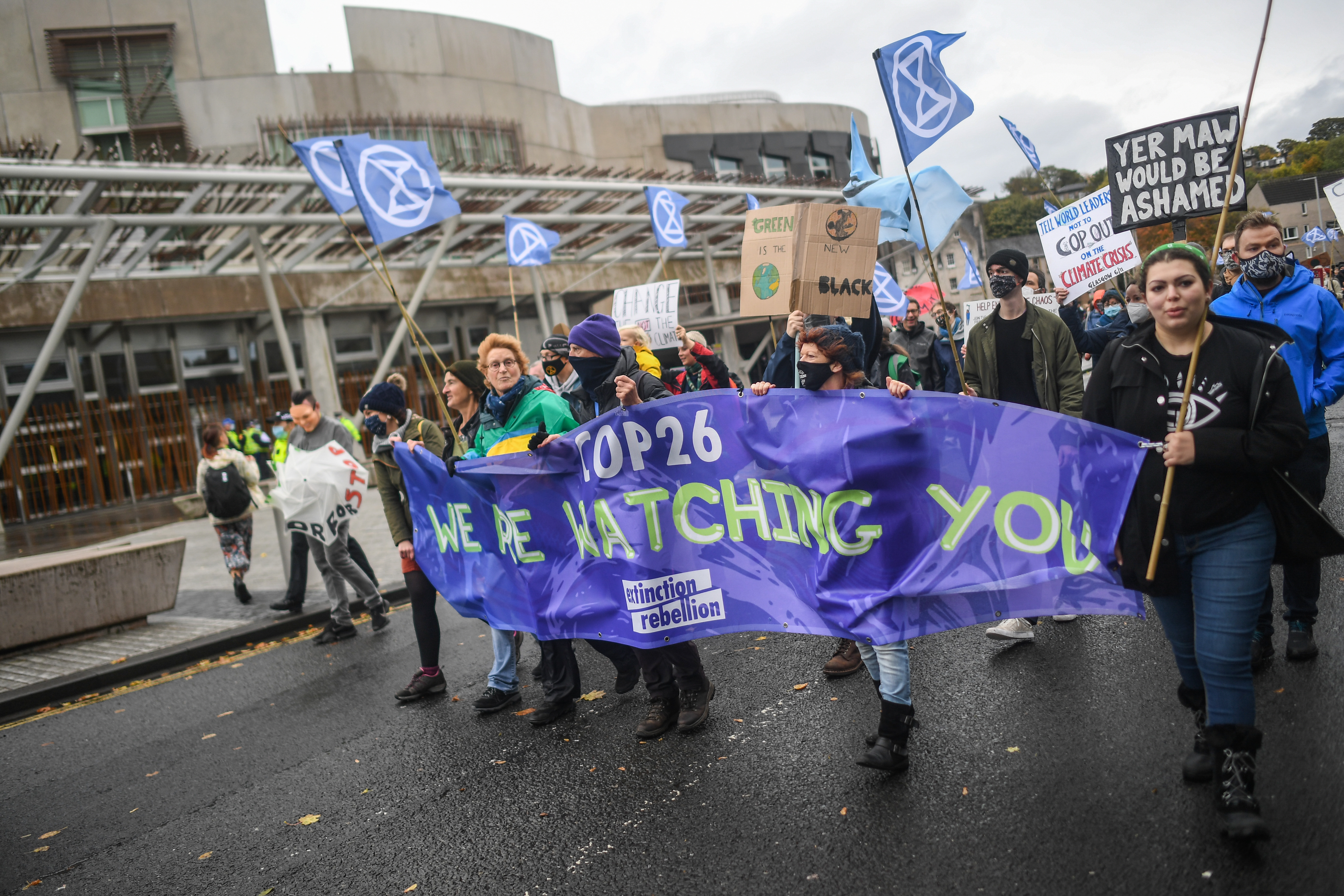 XR Hold 'Stop Climate Horror' Fancy Dress March
