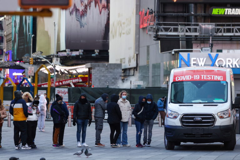 Omicron coronavirus variant continues to spread in Manhattan, New York City