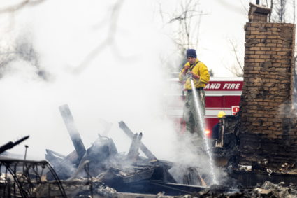Authorities search for 2 missing in Colorado fire, investigating cause