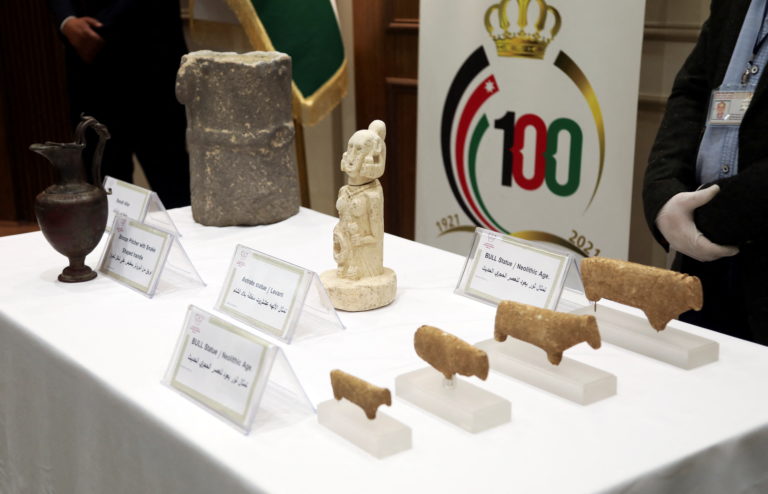 U.S. returns billionaire's plundered artifacts to Jordan