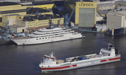 Luftbld der von L¸rssen Yachts gebauten 160 Meter langen Megayacht BLUE, wenige Tage nach dem Stapellauf auf der Weser