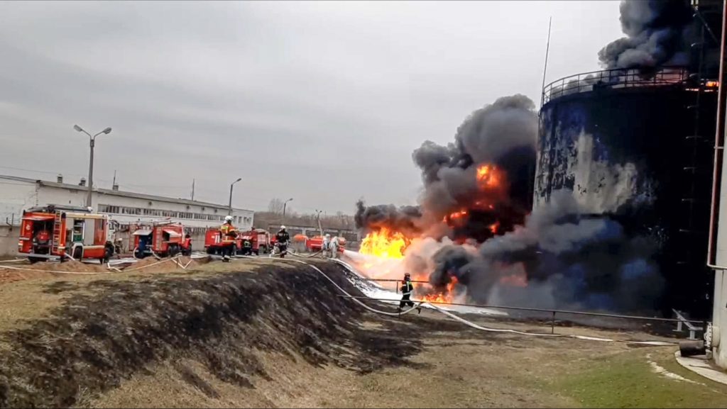 Russia claims Ukrainian forces struck fuel depot in cross-border attack - Vimarsana News