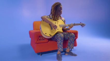 yasmin williams guitar frame_9739