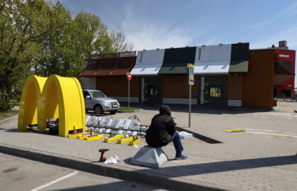 A view shows the dismantled McDonald's Golden Arches after the logo signage was removed from a drive-through restaurant of McDonald's in Khimki outside Moscow, Russia May 23, 2022. The world's largest burger chain McDonald's said that it would sell its Russian business to its current licensee, Alexander Govor, who would operate the restaurants under a new brand. Photo by Lev Sergeev/REUTERS