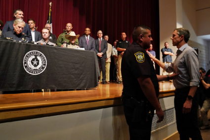 Texas Democratic gubernatorial candidate Beto O'Rourke disrupts a press conference held by Gov. Greg Abbott the day after a gunman killed 19 children and two teachers at Robb Elementary school in Uvalde, Texas, U.S. May 25, 2022. Photo by Veronica G. Cardenas/REUTERS