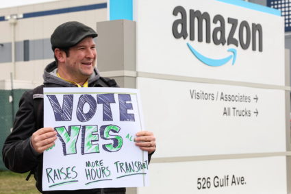 An Amazon Labour Union (ALU) organizer outside Amazon’s LDJ5 sortation center in Staten Island, New York
