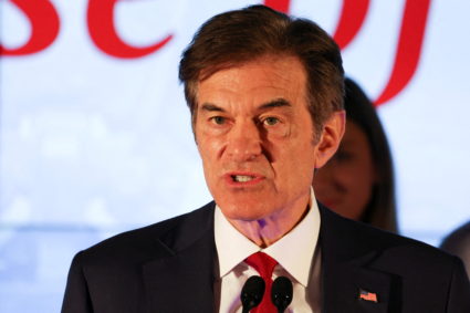 Pennsylvania Republican U.S. Senate candidate Dr. Mehmet Oz speaks at his primary election night watch party in Newtown, Pennsylvania, U.S. May 17, 2022. Photo by Hannah Beier/REUTERS