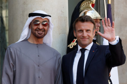 French President Emmanuel Macron welcomes UAE President Sheikh Mohammed bin Zayed al-Nahyan as he arrives for a meeting at the Elysee Palace in Paris, France, July 18, 2022. Photo by Benoit Tessier/REUTERS