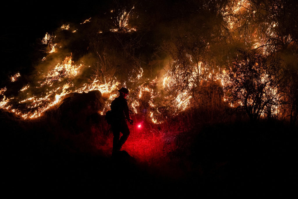 Oak Fire burns near Mariposa